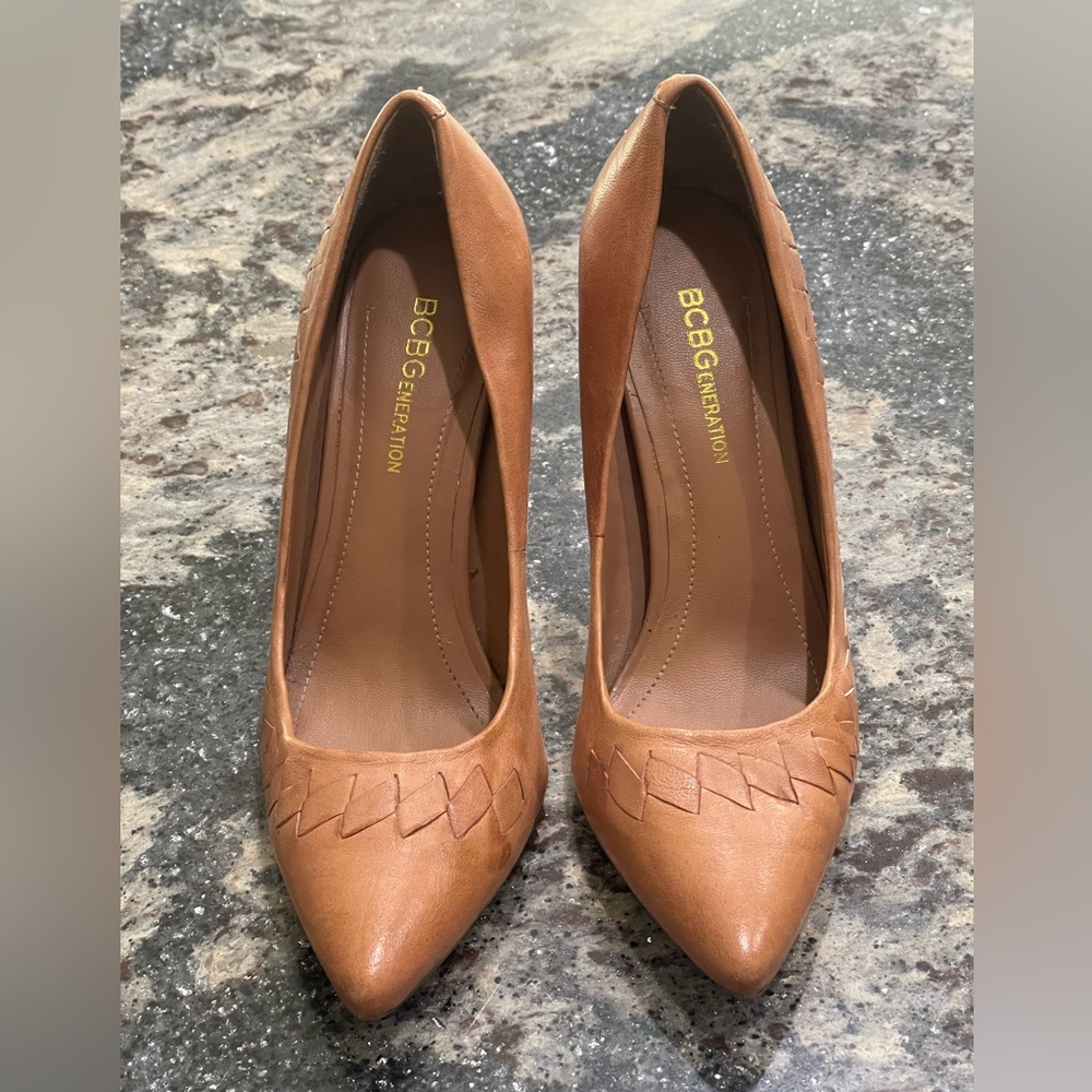 BCBG Tan Leather Pointed Heels Size 6 1/2